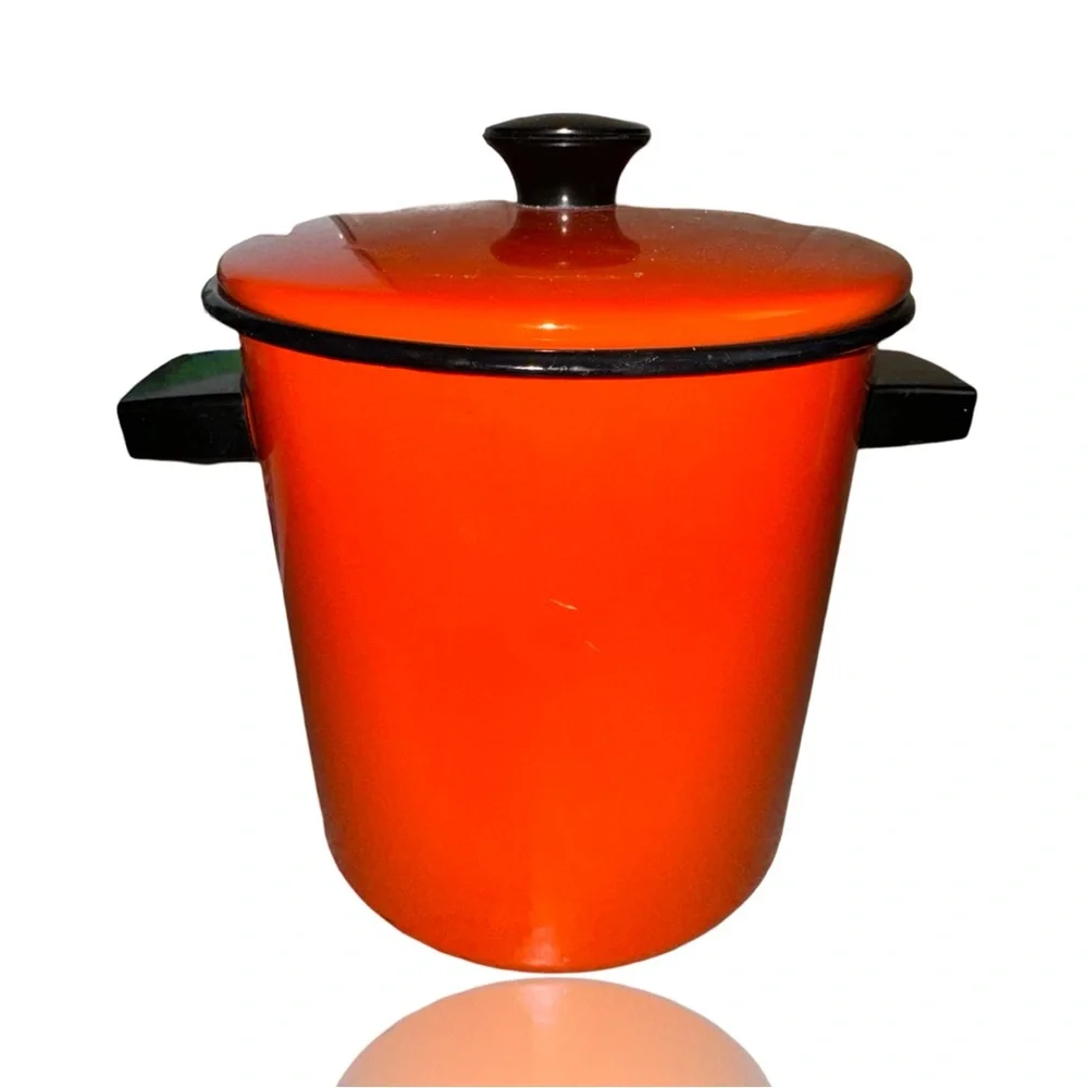Vintage lid tiny veggie